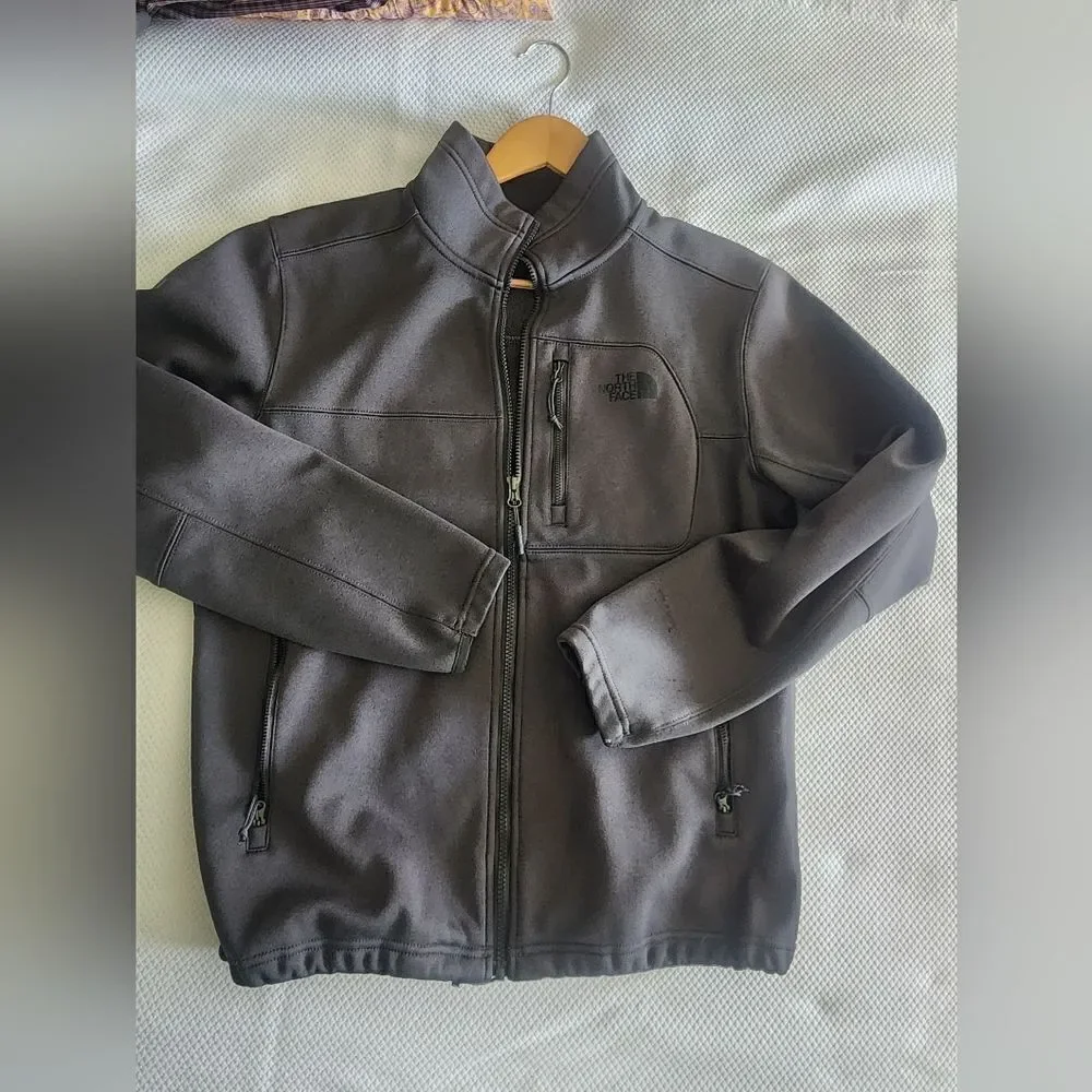 The North Face Men's Black Jacket Zip Up